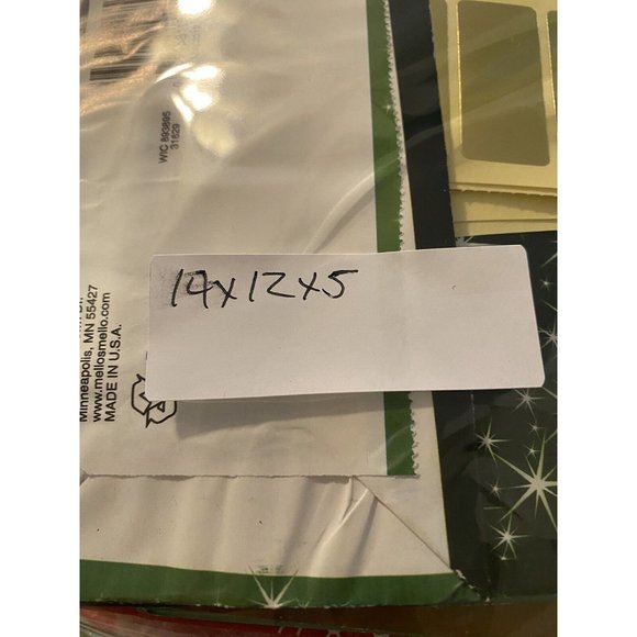 Christmas Paper Gift Bag Lot Of 35 Various Styles With Stickers And Gift Tags - Picture 6 of 6